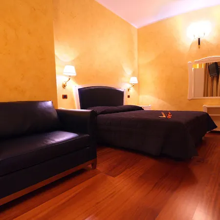 Rojan 4* スルモナ