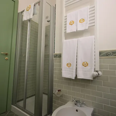 Rojan Hotel 4*
