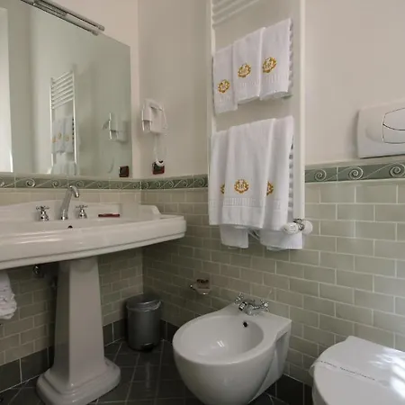 Rojan מלון 4*