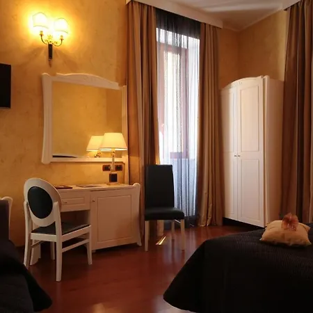 Rojan Hotel 4*