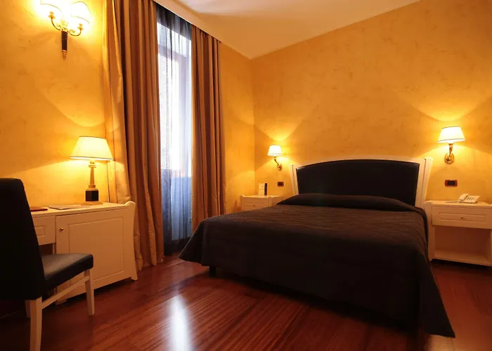 Rojan Hotel 4*